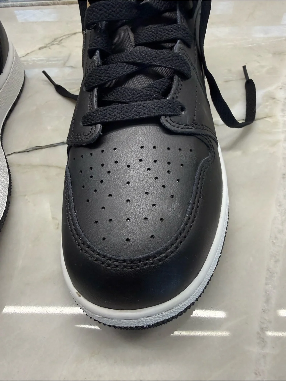 Nike sleek mid